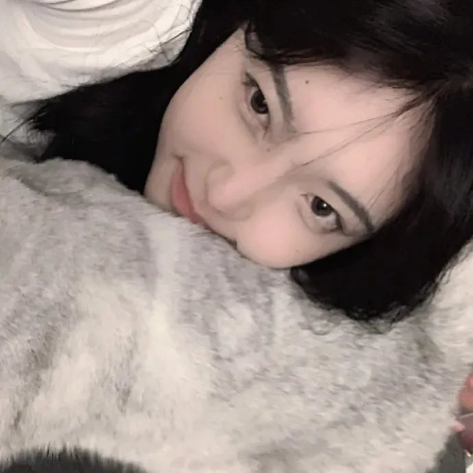 三女性 缩略图